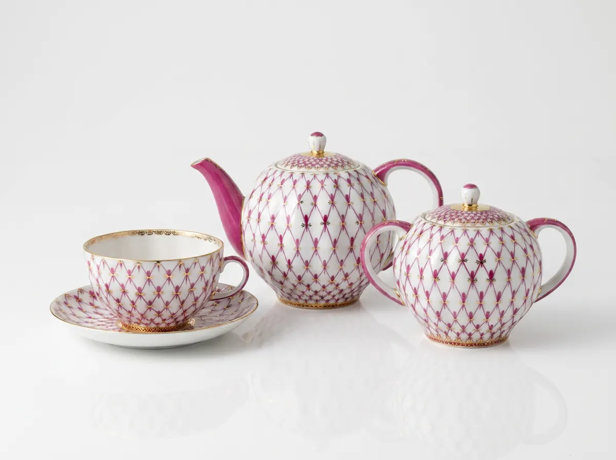 set-pink-magenta-lattice Tea Set Red Net, Tulip Shape, 20 Pieces – Lomonosov Imperial Porcelain — изображение 1